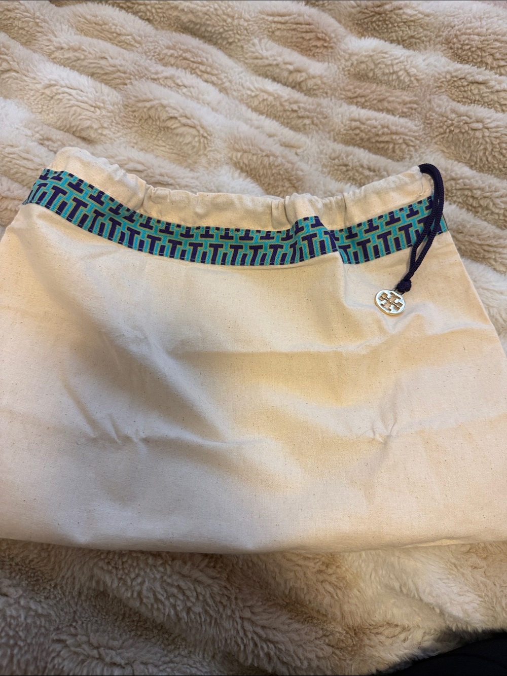 Tory Burch White Crossbody Top-Handle Bag with Gold Hardware - Picture 11 of 12